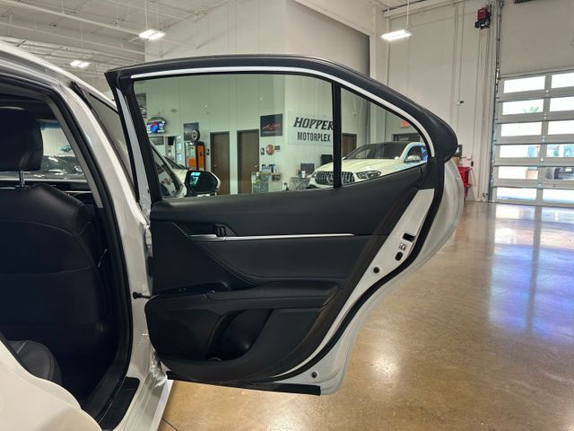 2018 Toyota Camry Hybrid XLE | Irving, Texas | Hopper Motorplex