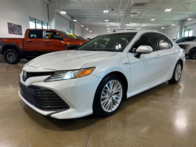 2018 Toyota Camry Hybrid XLE 