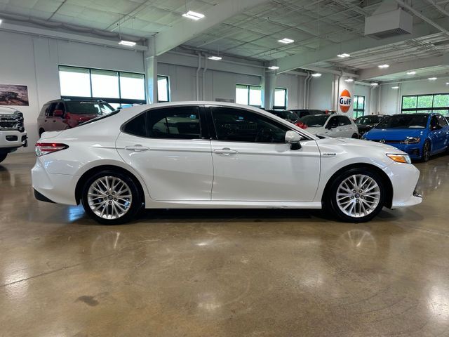 2018 Toyota Camry Hybrid XLE 