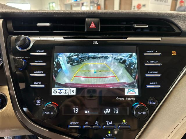 2018 Toyota Camry XLE | Irving, Texas | Hopper Motorplex