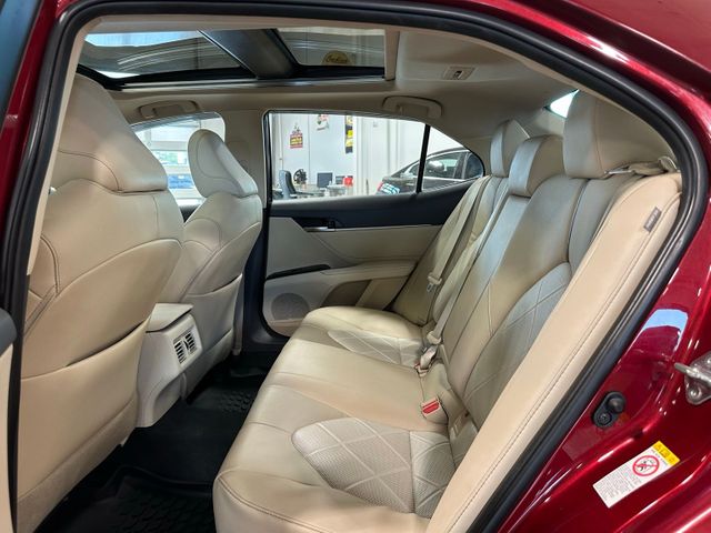 2018 Toyota Camry XLE | Irving, Texas | Hopper Motorplex