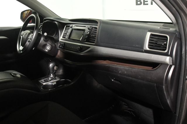 2018 Toyota Highlander LE | Branford, CT | Sound Auto Wholesalers