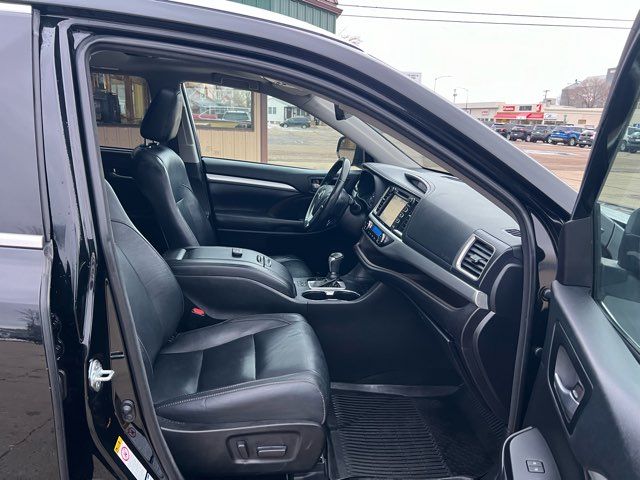 2018 Toyota Highlander XLE | Dickinson, ND | Heiser Motors
