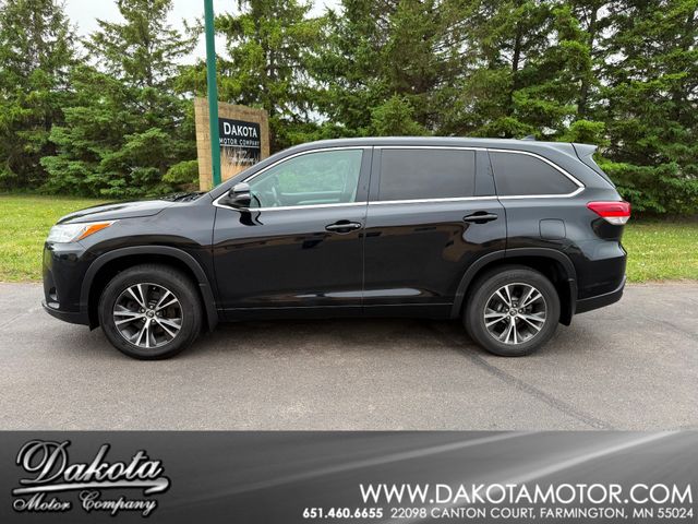 2018 Toyota Highlander LE Plus | Farmington, MN | Dakota Motor Company 