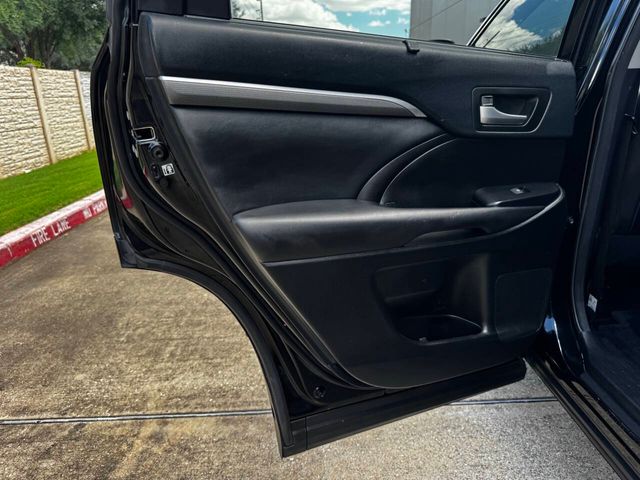 2018 Toyota Highlander SE 4dr SUV | Houston, TX | Houston Auto Credit 2018 Toyota Highlander SE 4dr SUV | Houston, TX | Houston Auto Credit