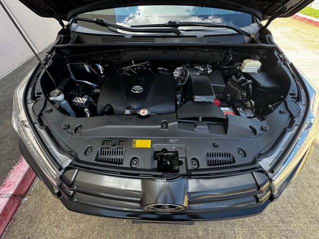 2018 Toyota Highlander SE 4dr SUV | Houston, TX | Houston Auto Credit 2018 Toyota Highlander SE 4dr SUV | Houston, TX | Houston Auto Credit