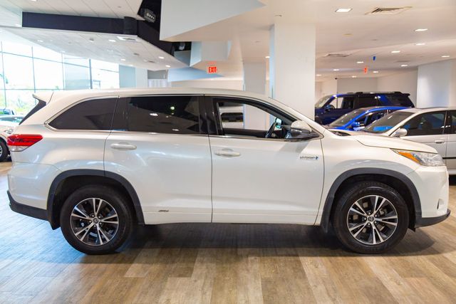2018 Toyota Highlander Hybrid 3rd row LE