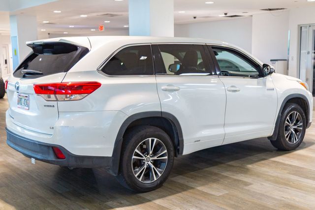 2018 Toyota Highlander Hybrid 3rd row LE