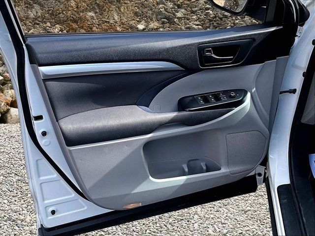2018 Toyota Highlander LE
