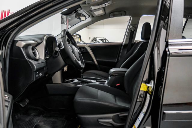 2018 Toyota RAV4 LE | Addison, TX | Addison Autoplex 2018 Toyota RAV4 LE | Addison, TX | Addison Autoplex