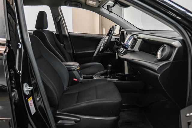 2018 Toyota RAV4 LE | Addison, TX | Addison Autoplex