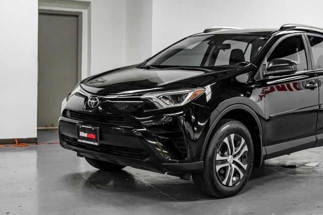 2018 Toyota RAV4 LE | Addison, TX | Addison Autoplex 2018 Toyota RAV4 LE | Addison, TX | Addison Autoplex