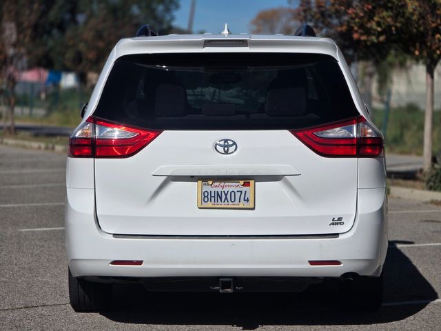 2018 Toyota Sienna 4x4 LE 7-Passenger