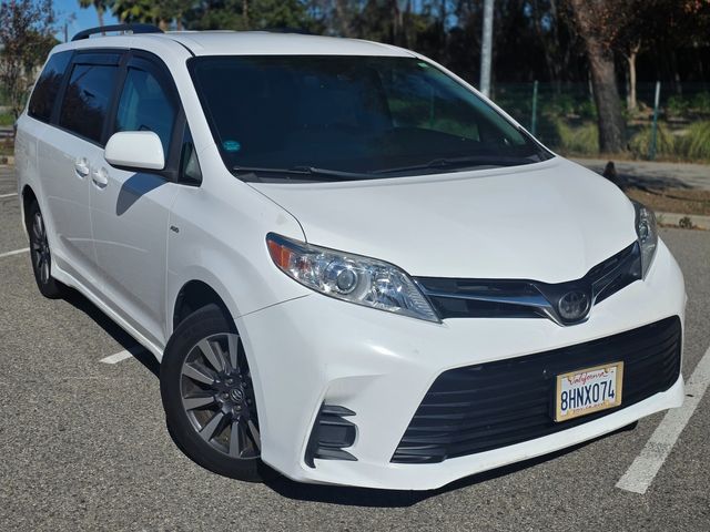 2018 Toyota Sienna 4x4 LE 7-Passenger 2018 Toyota Sienna 4x4 LE 7-Passenger