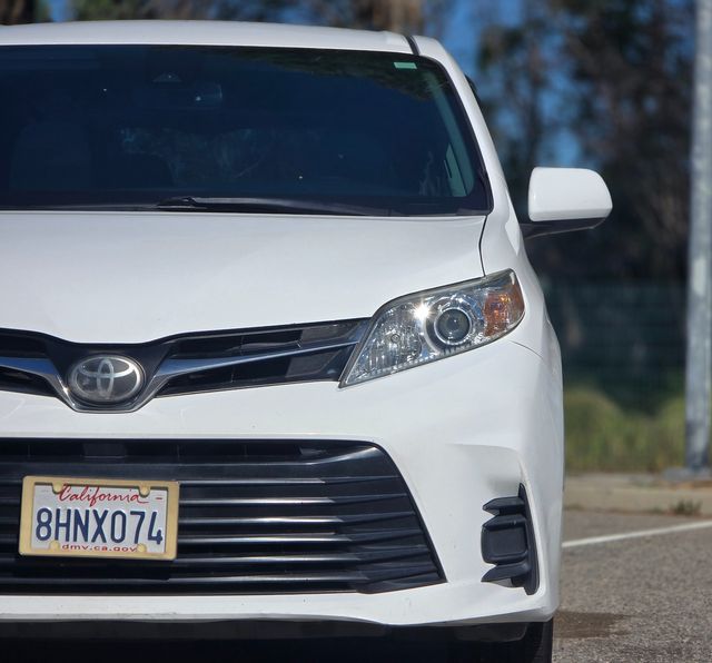 2018 Toyota Sienna 4x4 LE 7-Passenger 2018 Toyota Sienna 4x4 LE 7-Passenger