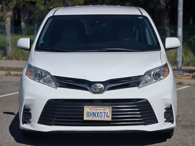 2018 Toyota Sienna 4x4 LE 7-Passenger 2018 Toyota Sienna 4x4 LE 7-Passenger