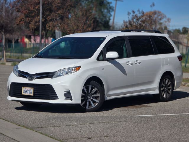 2018 Toyota Sienna 4x4 LE 7-Passenger