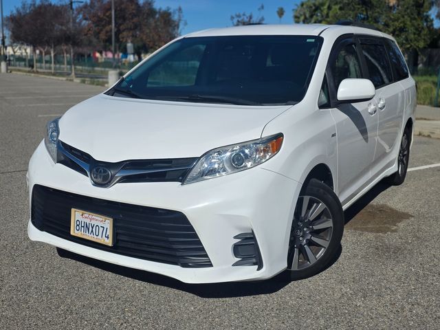 2018 Toyota Sienna 4x4 LE 7-Passenger