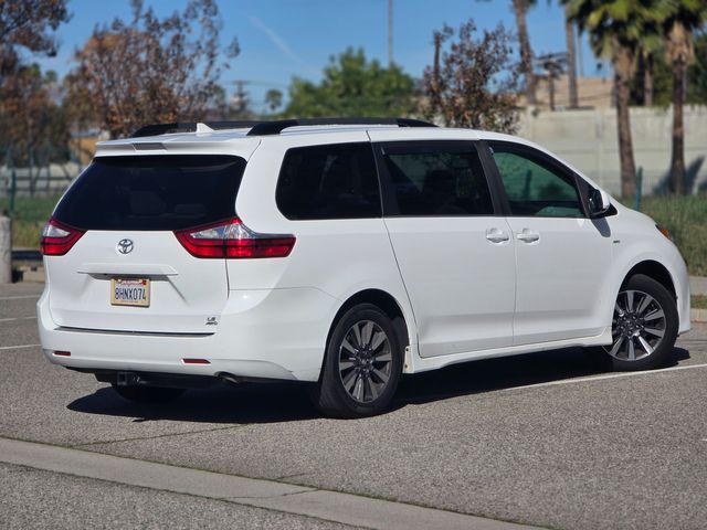 2018 Toyota Sienna 4x4 LE 7-Passenger 2018 Toyota Sienna 4x4 LE 7-Passenger