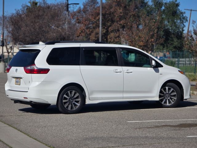 2018 Toyota Sienna 4x4 LE 7-Passenger