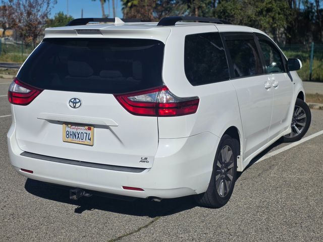 2018 Toyota Sienna 4x4 LE 7-Passenger