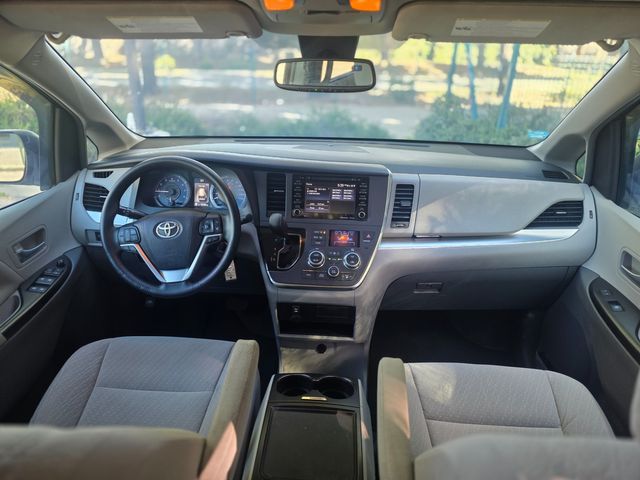 2018 Toyota Sienna 4x4 LE 7-Passenger