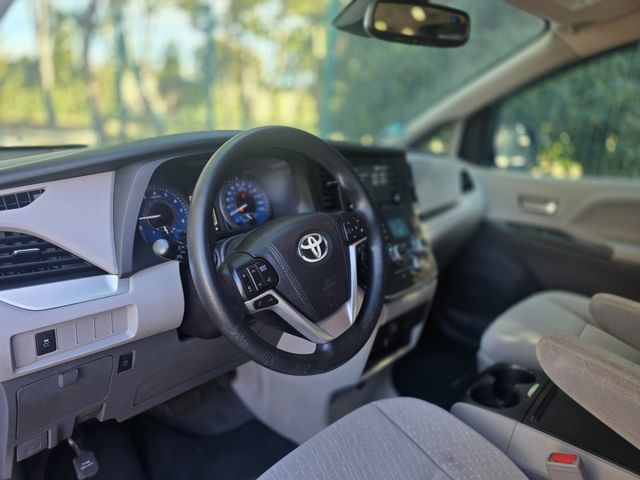 2018 Toyota Sienna 4x4 LE 7-Passenger 2018 Toyota Sienna 4x4 LE 7-Passenger