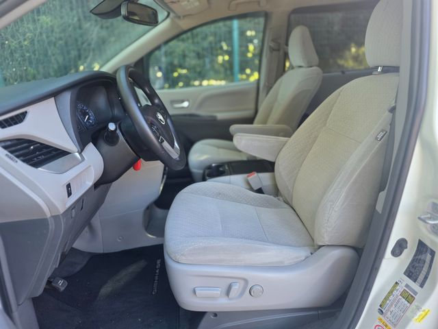 2018 Toyota Sienna 4x4 LE 7-Passenger 2018 Toyota Sienna 4x4 LE 7-Passenger