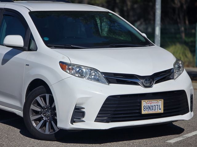 2018 Toyota Sienna 4x4 LE 7-Passenger 2018 Toyota Sienna 4x4 LE 7-Passenger