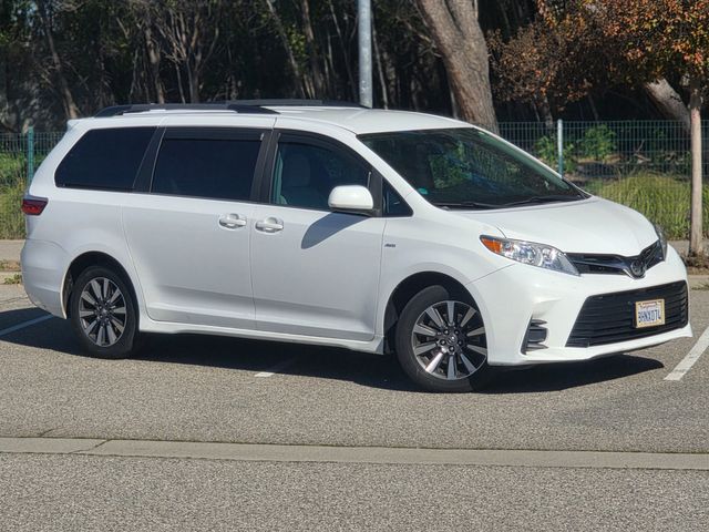 2018 Toyota Sienna 4x4 LE 7-Passenger 2018 Toyota Sienna 4x4 LE 7-Passenger