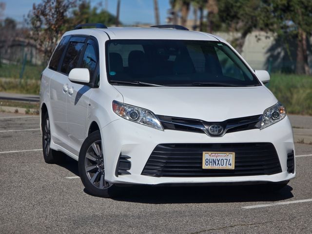 2018 Toyota Sienna 4x4 LE 7-Passenger 2018 Toyota Sienna 4x4 LE 7-Passenger