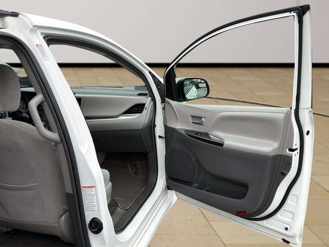 2018 Toyota Sienna LE 8-Passenger | Alpharetta, GA | Star Motors 2018 Toyota Sienna LE 8-Passenger | Alpharetta, GA | Star Motors