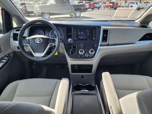 2018 Toyota Sienna LE 8-Passenger