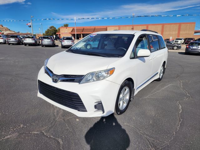 2018 Toyota Sienna LE 8-Passenger