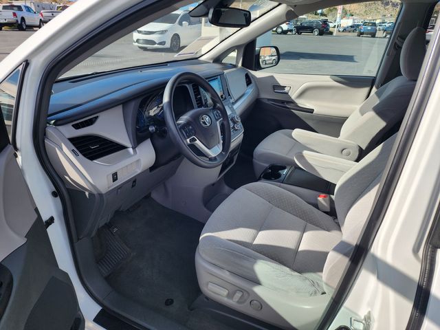 2018 Toyota Sienna LE 8-Passenger 2018 Toyota Sienna LE 8-Passenger