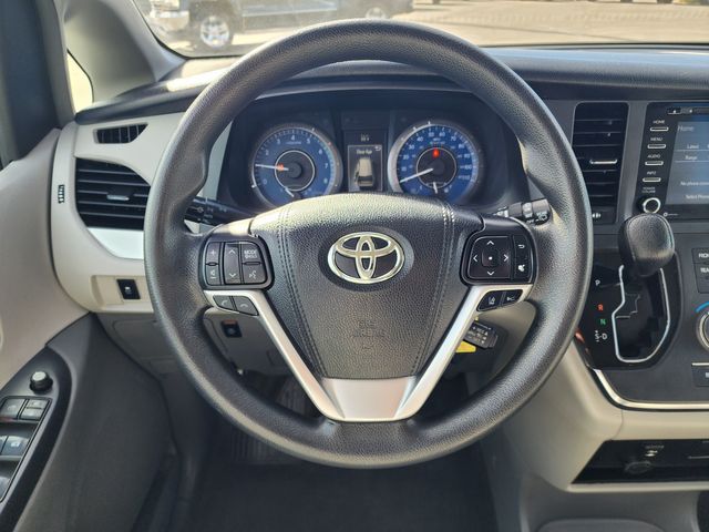2018 Toyota Sienna LE 8-Passenger