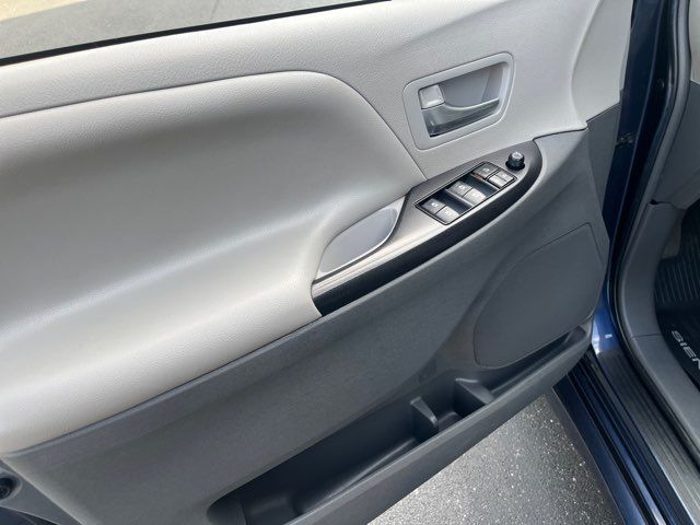 2018 Toyota Sienna LE 8-Passenger V6 Imports and More Inc 2018 Toyota Sienna LE 8-Passenger V6 Imports and More Inc