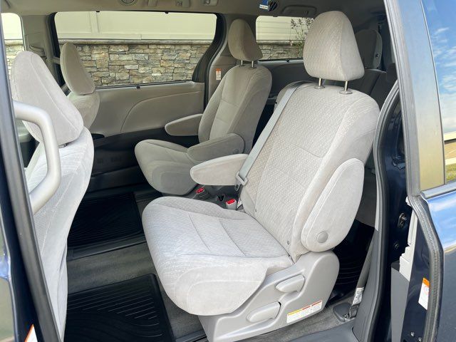 2018 Toyota Sienna LE 8-Passenger V6 Imports and More Inc 2018 Toyota Sienna LE 8-Passenger V6 Imports and More Inc