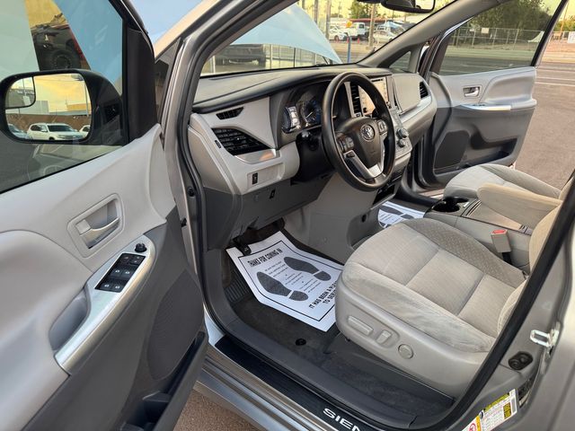 2018 Toyota Sienna LE 8-Passenger
