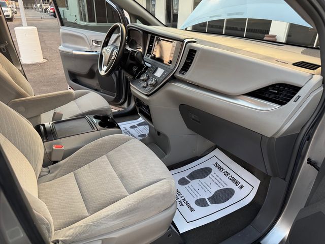 2018 Toyota Sienna LE 8-Passenger