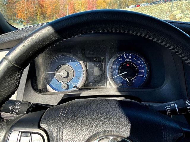 2018 Toyota Sienna XLE 7-Passenger Auto Access Seat