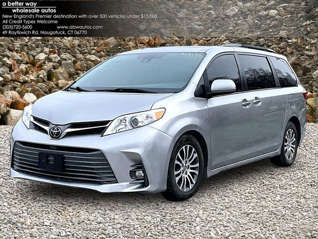 2018 Toyota Sienna XLE 7-Passenger Auto Access Seat