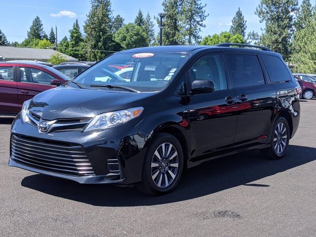 2018 Toyota Sienna LE
