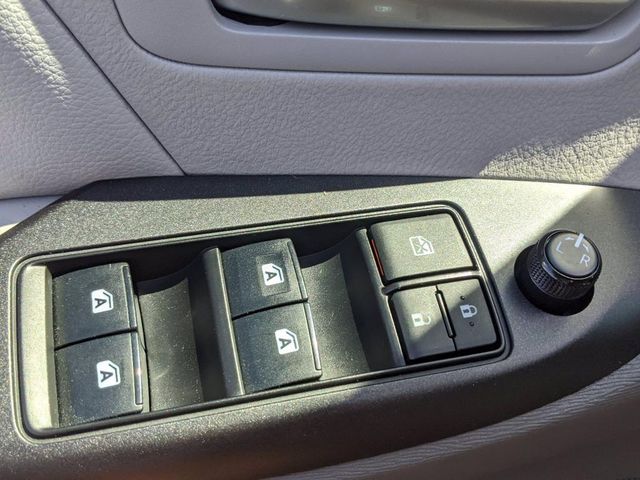 2018 Toyota Sienna LE