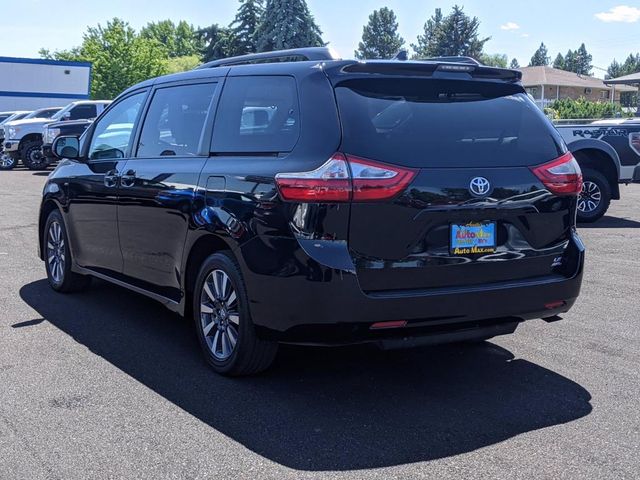 2018 Toyota Sienna LE