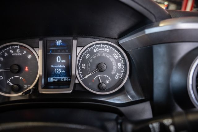 2018 Toyota Tacoma SR5 V6 2018 Toyota Tacoma SR5 V6