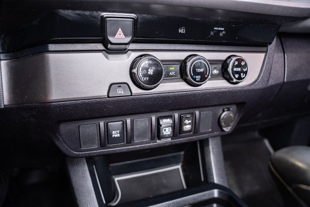 2018 Toyota Tacoma SR5 V6 2018 Toyota Tacoma SR5 V6