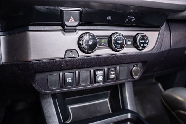 2018 Toyota Tacoma SR5 V6 | Addison, TX | Mr Car Guys 2018 Toyota Tacoma SR5 V6 | Addison, TX | Mr Car Guys