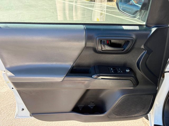 2018 Toyota Tacoma SR 2018 Toyota Tacoma SR