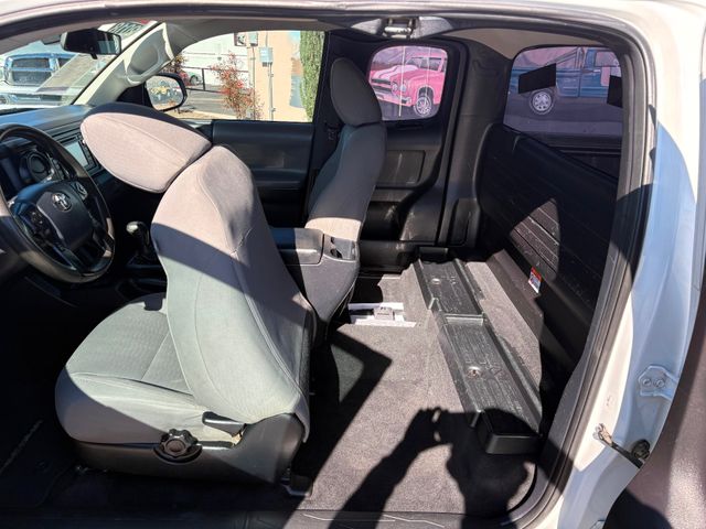 2018 Toyota Tacoma SR 2018 Toyota Tacoma SR